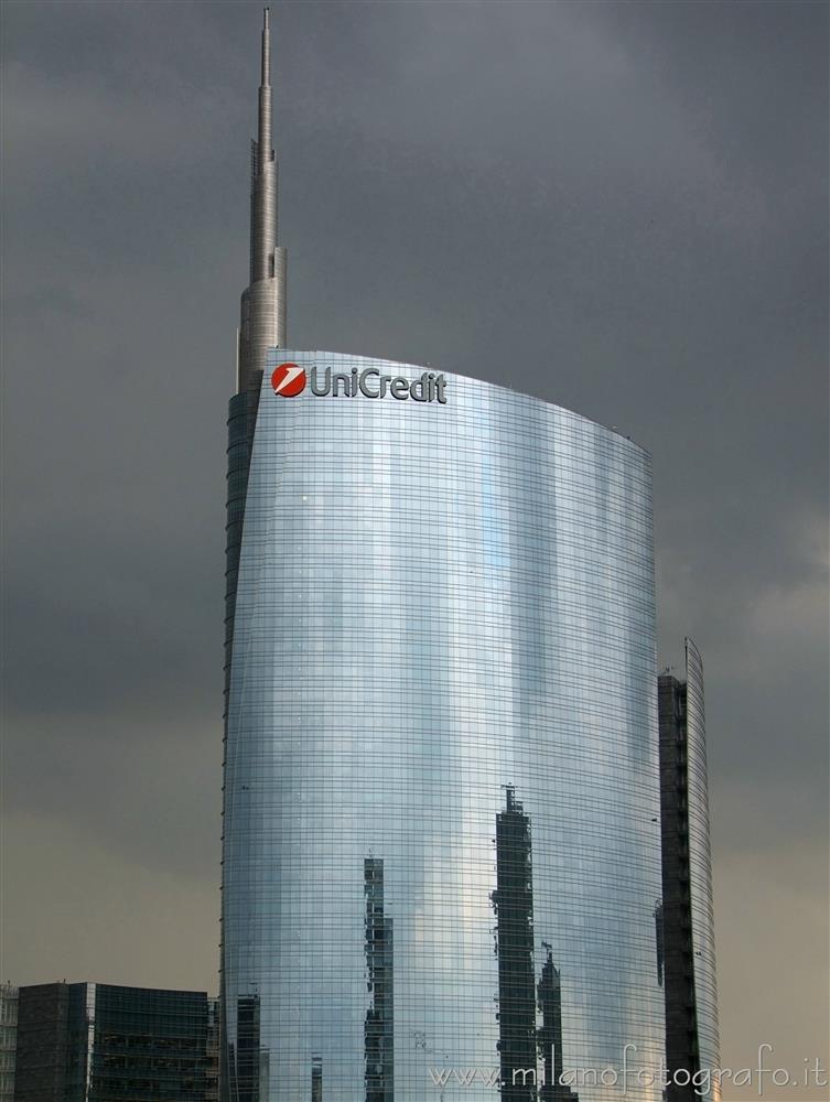 Milan (Italy) - Unicredit tower before the 	
rainstorm